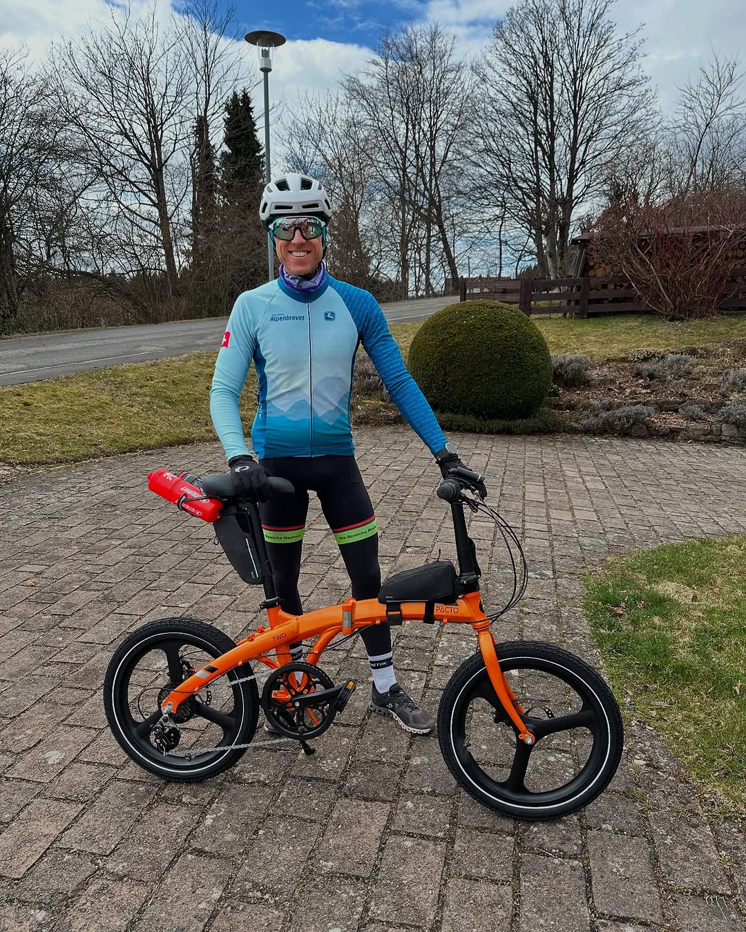 Michael Brichta pushes limits testing his PACTO folding bike on the Feldberg climb