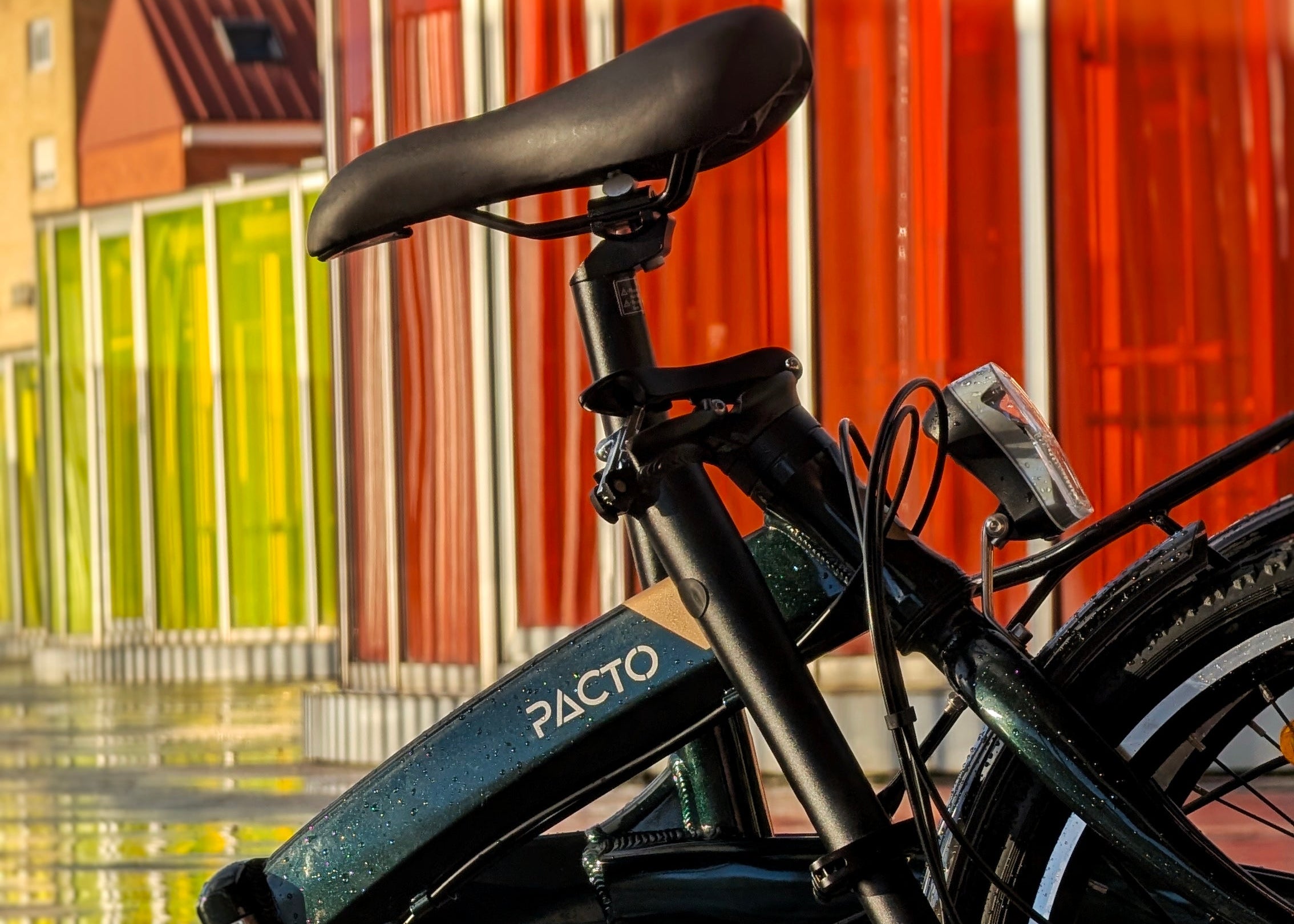 PACTO FOUR S – Folding Bike - 20 inch - 6 Speed Shimano - Black/Green